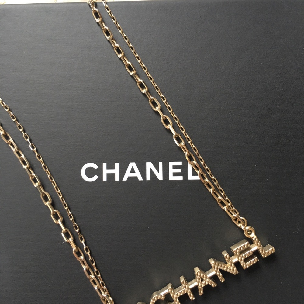 ❌SOLD❌ BNIB Authentic Classic CHANEL gold necklace - Picture 4 of 4